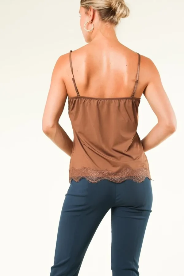 Bloezen & Tops<CC Hart Top Met Kanten Details Puck | Bruin